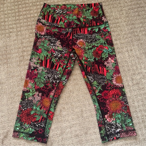 Lululemon Sz 8 Floral Crops Wunder Under Tight 17" Luxtreme Zen Garden Multi - Picture 1 of 5